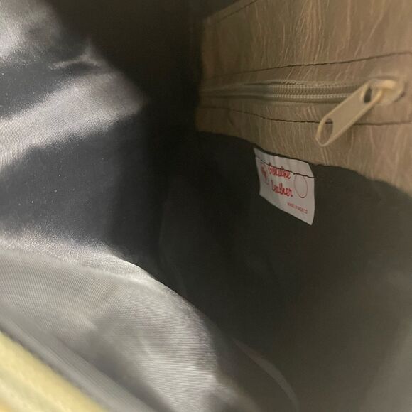 Stylish khaki Leather small Sling Bag. Adjustable strap. - Picture 10 of 10